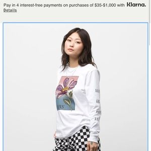 Women’s long sleeve T-shirt